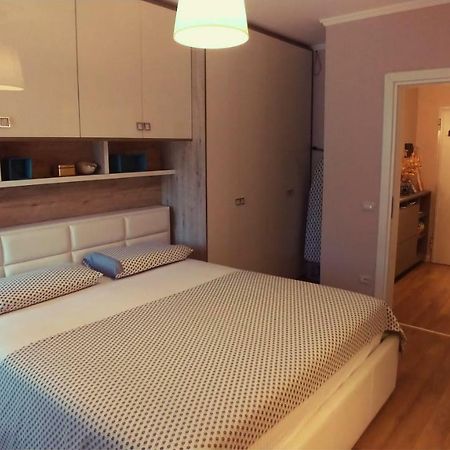 West Beach Apartment Дуррес Экстерьер фото